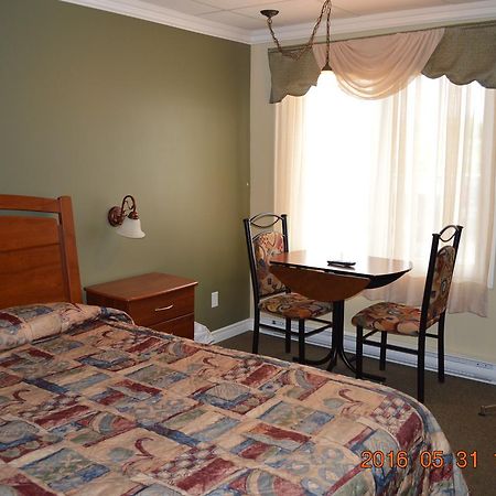 Motel-Auberge Hélene Victoriaville Esterno foto