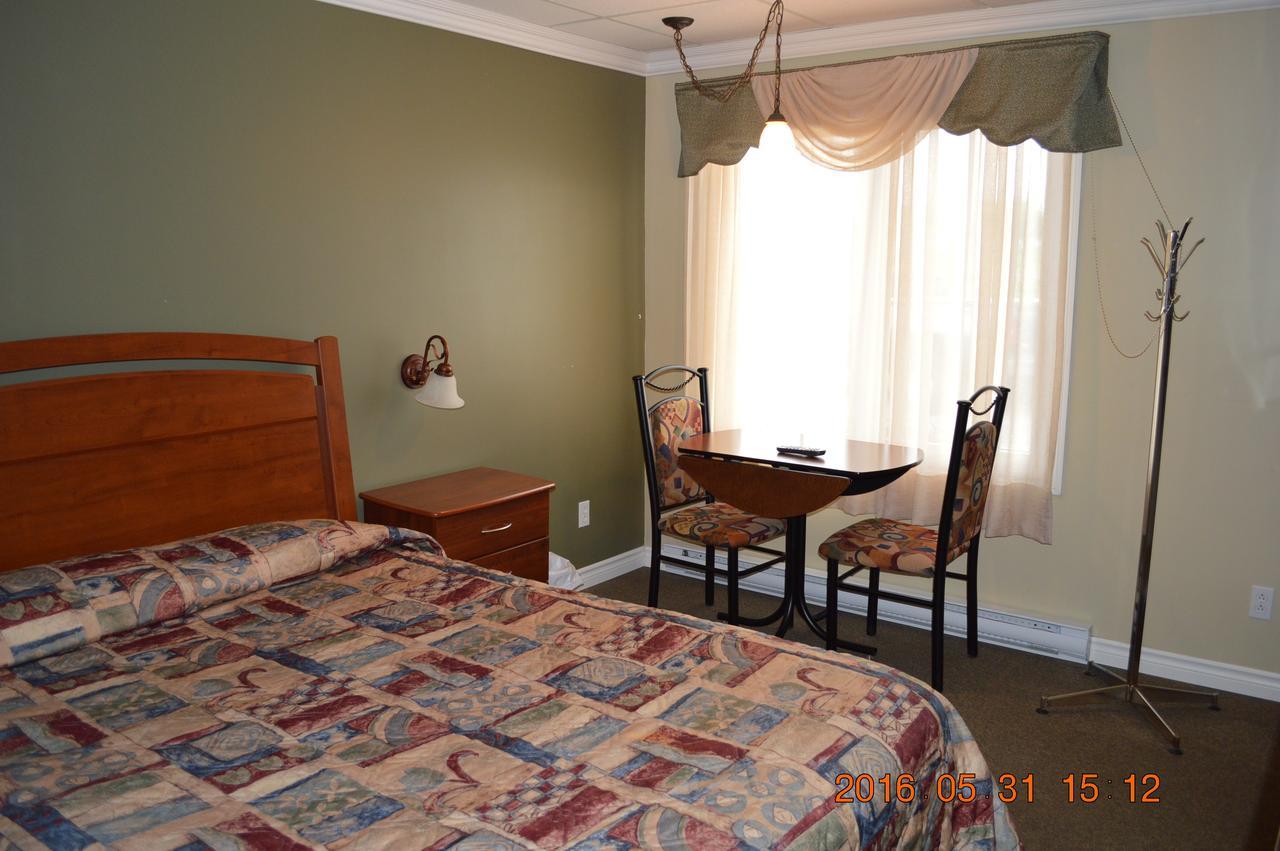 Motel-Auberge Hélene Victoriaville Esterno foto