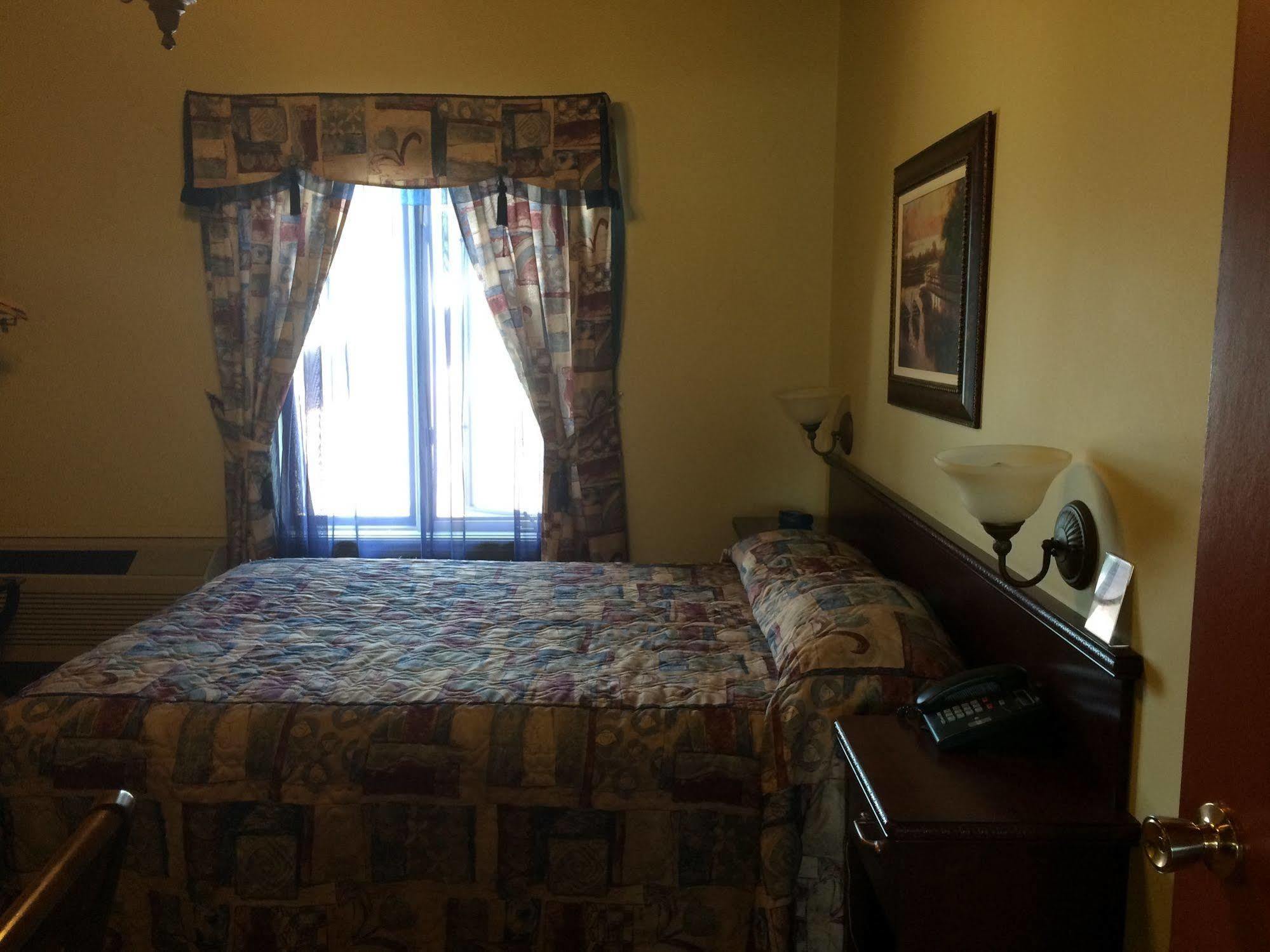 Motel-Auberge Hélene Victoriaville Esterno foto