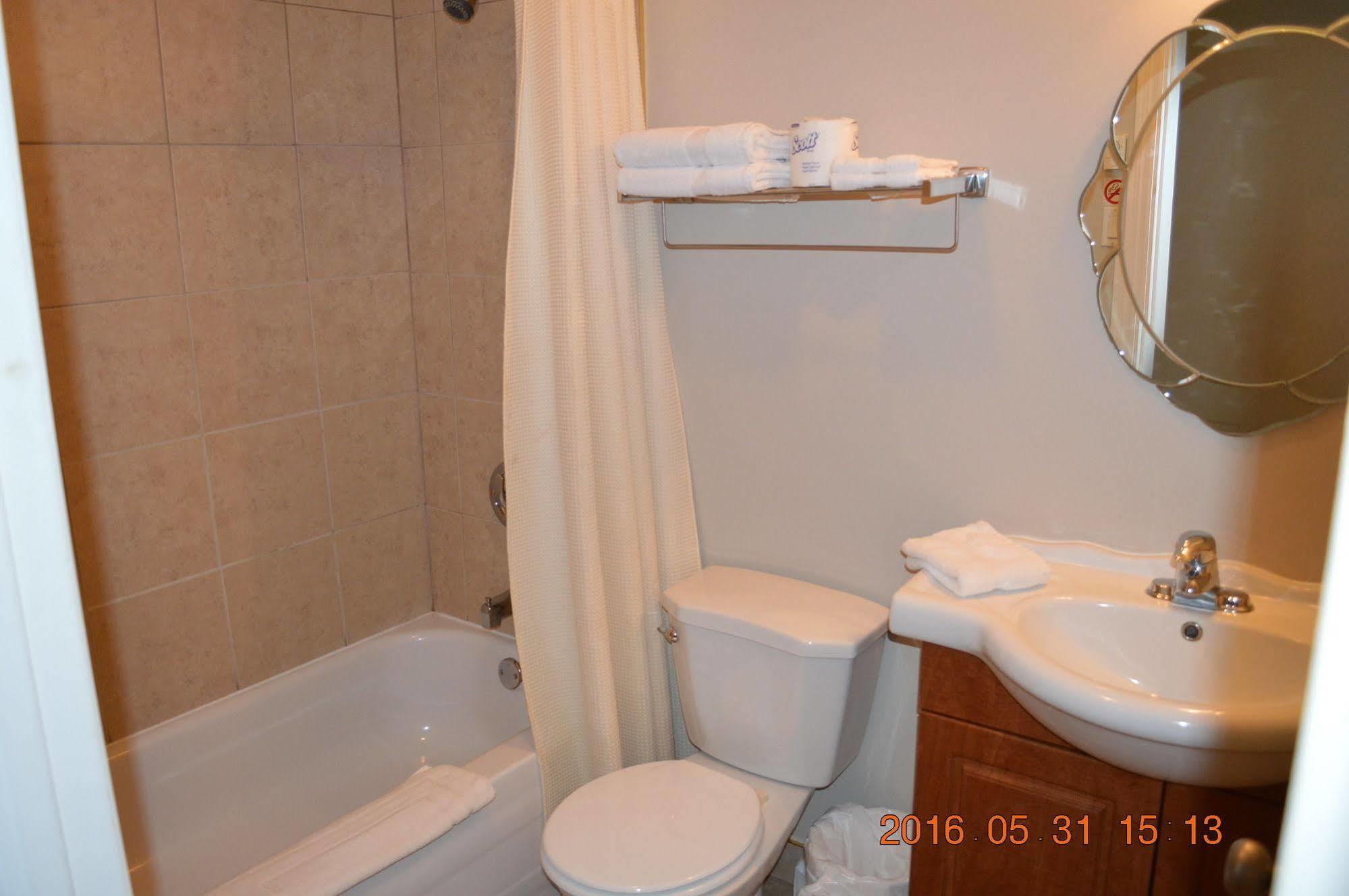 Motel-Auberge Hélene Victoriaville Esterno foto