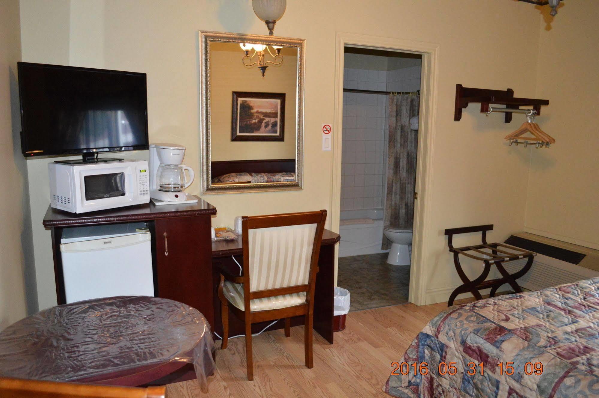 Motel-Auberge Hélene Victoriaville Esterno foto
