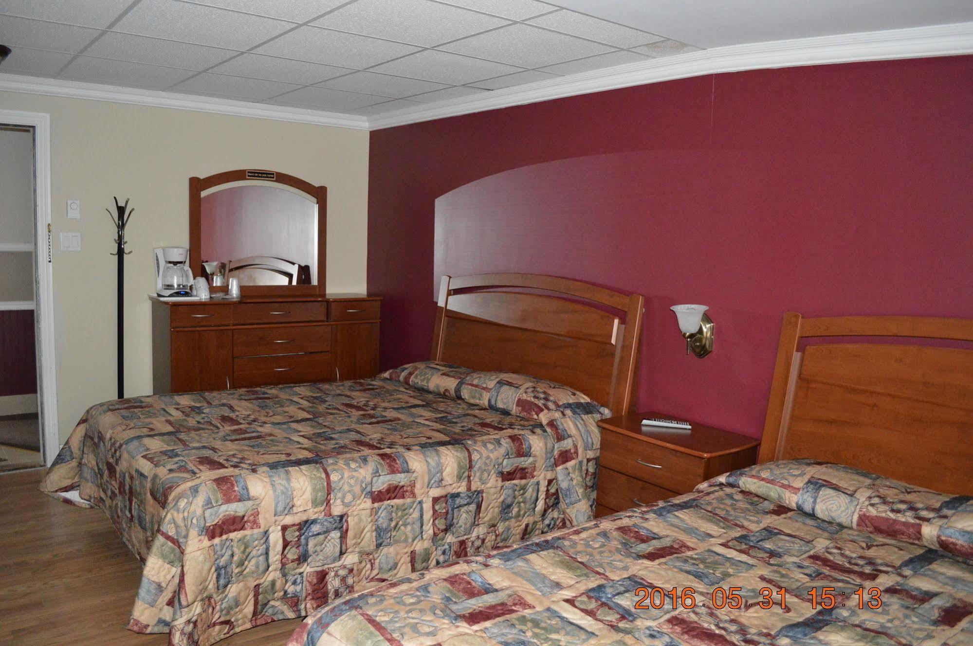 Motel-Auberge Hélene Victoriaville Esterno foto