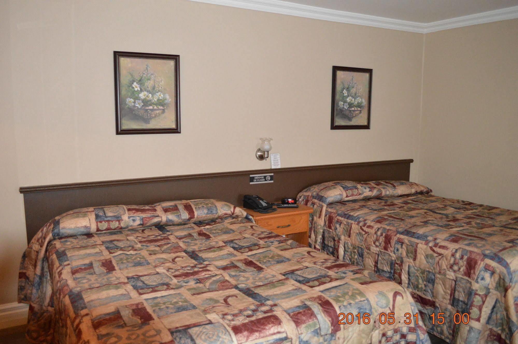 Motel-Auberge Hélene Victoriaville Esterno foto