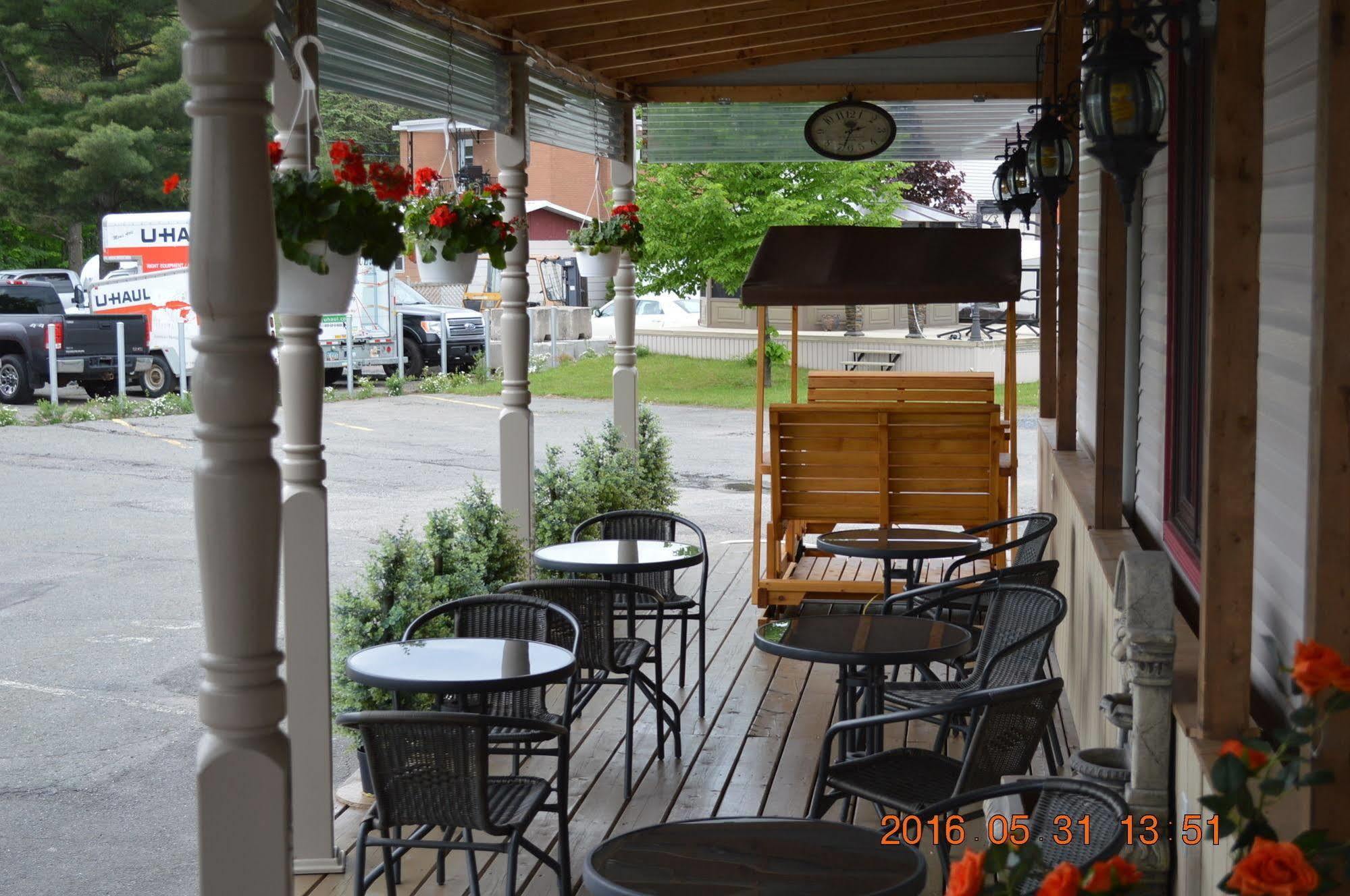 Motel-Auberge Hélene Victoriaville Esterno foto